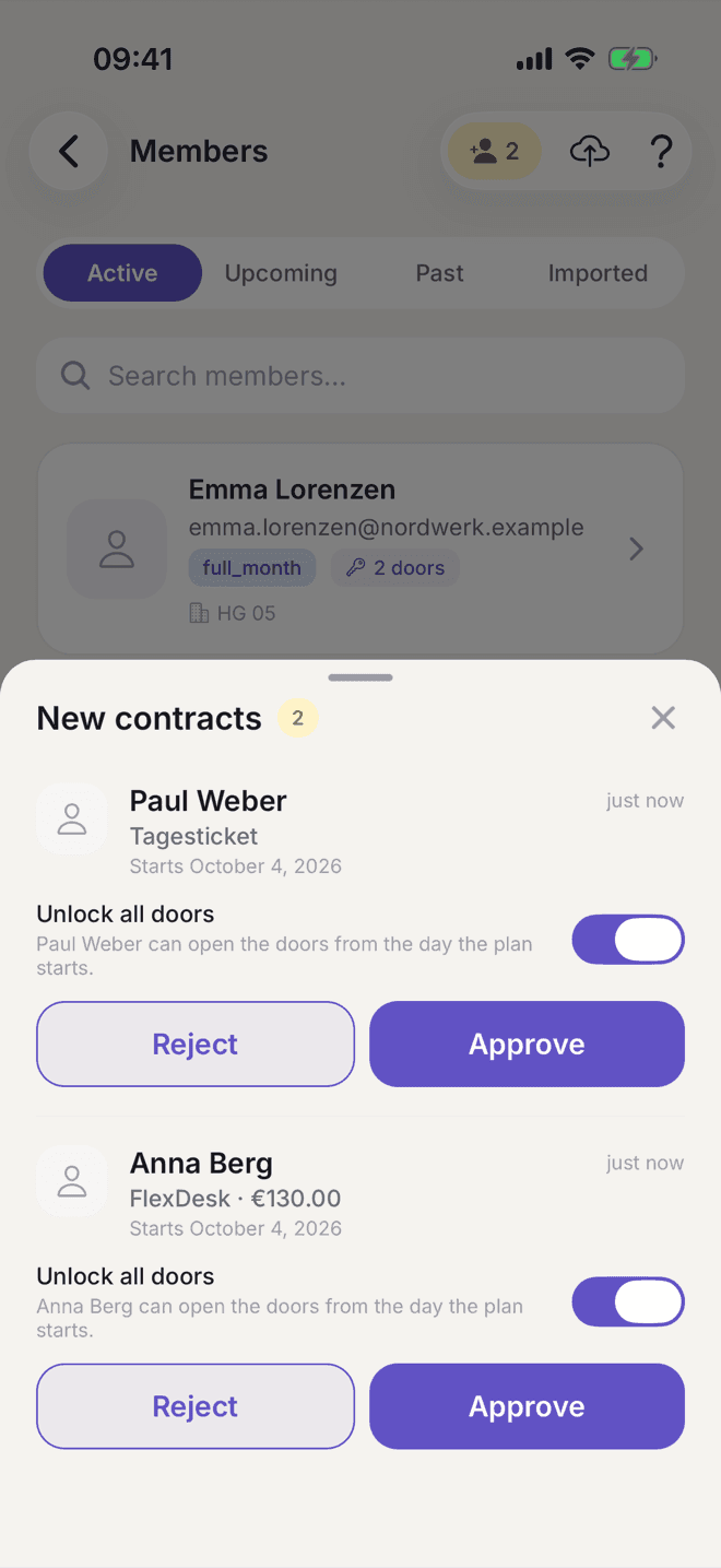 Selfdesk app for operators: two new contracts with approve and reject